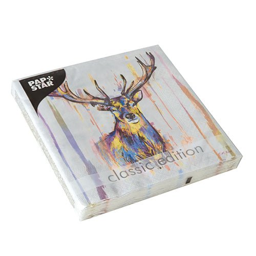 Un paquet de PAPSTAR GmbH 20 serviettes, 33x33 cm, 3-plis, Design Set 5, avec un cerf aquarellé avec des bois, le texte "classic edition" et des gouttes de couleur sur le devant.