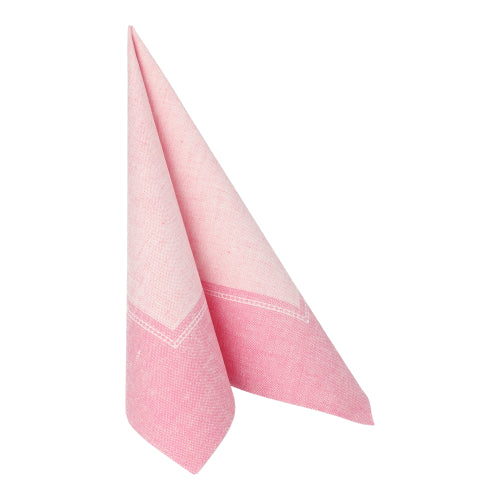 Une serviette pliée PAPSTAR 50 serviettes "ROYAL Collection" 1/4-pli 40 x 40 cm rose de PAPSTAR GmbH, rose avec un bord plus clair, se tient debout sur fond blanc.