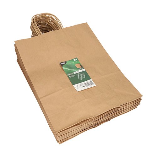 Une pile de PAPSTAR 25 sacs en papier avec poignées torsadées de la PAPSTAR GmbH est représentée sur un fond blanc. Le sac supérieur porte une étiquette produit vert-blanc avec texte et code-barres.
