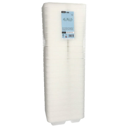 Illustrée est une haute pile de contenants alimentaires en plastique rectangulaires blancs de Starpak avec l'inscription « Starpak 100 barquettes scellées, XPS 2-parties blanc laminé ».