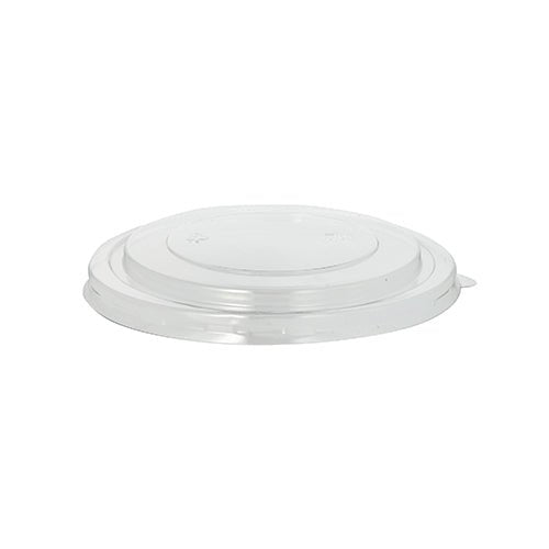 Le couvercle Starpak 50 pour saladiers, rond, transparent, d'une hauteur de 2 cm, en PET, est un couvercle en plastique transparent et plat, doté d'un centre légèrement surélevé et d'une petite languette permettant de le retirer facilement, adapté aux saladiers ronds.