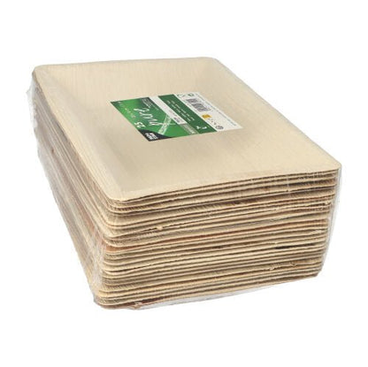 Une pile de PAPSTAR 25 assiettes en feuille de palmier « pure » carrées naturelles de PAPSTAR GmbH : assiettes jetables rectangulaires et beiges en feuille de palmier naturelle, biodégradables, dans un emballage plastique transparent avec une étiquette verte et blanche.