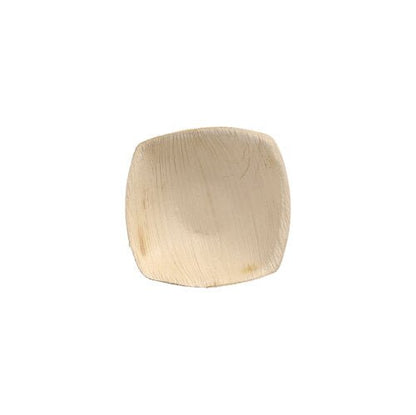 Le PAPSTAR 25 assiettes en feuille de palmier "pure" QUADRATO nature de PAPSTAR GmbH est un petit plat carré en feuille de palmier naturel - un choix écologique et élégant pour un service conscient, présenté sur un fond blanc simple.