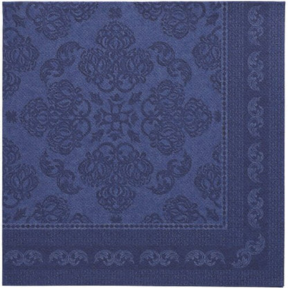 Une serviette en papier carrée bleu foncé de 40x40 cm de la PAPSTAR ROYAL Collection de la PAPSTAR GmbH avec un centre floral et tourbillonnant embossé et une bordure décorative.