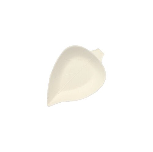 Le PAPSTAR L'assiette « pure » blanche de GmbH 50, destinée aux amuse-bouches, est une petite assiette blanche en forme de feuille, présentant un fin grain et un pied court, fabriquée à partir de canne à sucre biodégradable. Elle est représentée sur un fond blanc uni.