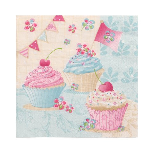 Illustration de trois cupcakes avec glaçage rose et bleu, cerises sur le dessus, fleurs, fanions et un drapeau rose devant un fond pastel avec PAPSTAR 20 serviettes 33x33 cm 3 plis Design Set 6 de PAPSTAR GmbH comme accents élégants.