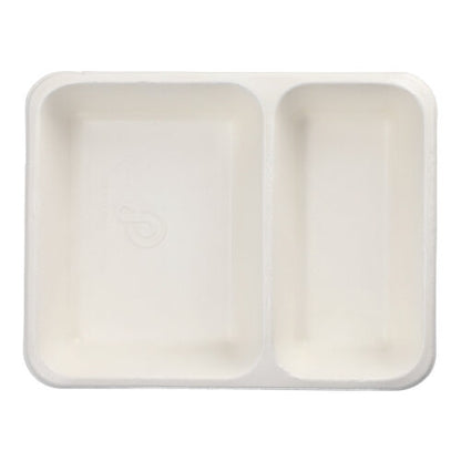 Un plateau rectangulaire, blanc PAPSTAR 50 bols scellés en bagasse (4,9 x 22,7 x 17,8 cm) de PAPSTAR GmbH avec deux compartiments et des coins arrondis, fabriqué à partir de bagasse écologique et enduit de PLA pour la durabilité.