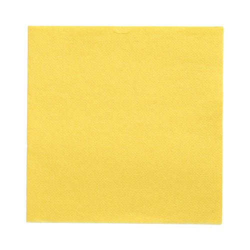 Une PAPSTAR 20 serviettes "DAILY Collection" 1/4-pli (32x32 cm) serviette de PAPSTAR GmbH, en jaune avec un motif de structure discret et des bords droits, est à plat sur fond blanc – parfait pour une décoration de table élégante.