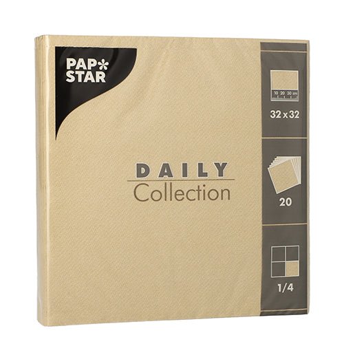 Un paquet beige avec 20 serviettes de PAPSTAR GmbH "DAILY Collection" en 1/4-pli, 32x32 cm – parfait pour une décoration de table élégante. Les détails du produit sont clairement imprimés sur l'emballage.
