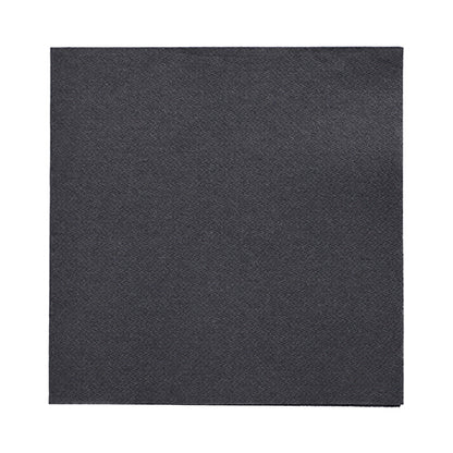Une serviette noire unique 32x32 cm de la DAILY Collection de PAPSTAR GmbH, 1/4-pliée, sur blanc – idéale pour une décoration de table moderne et élégante.