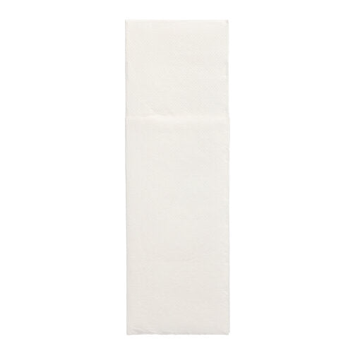 Sur un fond blanc simple, une serviette non pliée "DAILY Collection" 48 x 30 cm avec pli de couverts de PAPSTAR GmbH de l'emballage de 50 est représentée.