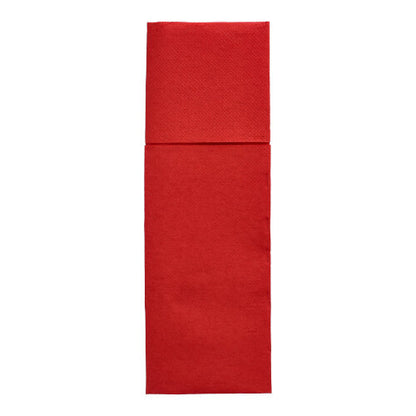 Une serviette rouge PAPSTAR 50 serviettes « DAILY Collection » (48 x 30 cm, pli pour couverts) de la PAPSTAR GmbH, soigneusement pliée, se présente comme un long rectangle avec un pli supérieur sur fond blanc.