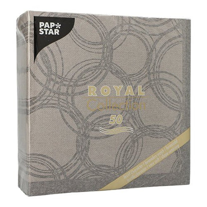 Les PAPSTAR 50 serviettes "ROYAL Collection" 1/4 pli, 40 x 40 cm en gris de la PAPSTAR GmbH ont un motif de cercles superposés élégant et sont livrées en paquet de 50, mises en valeur par un texte et un numéro dorés sur le devant.