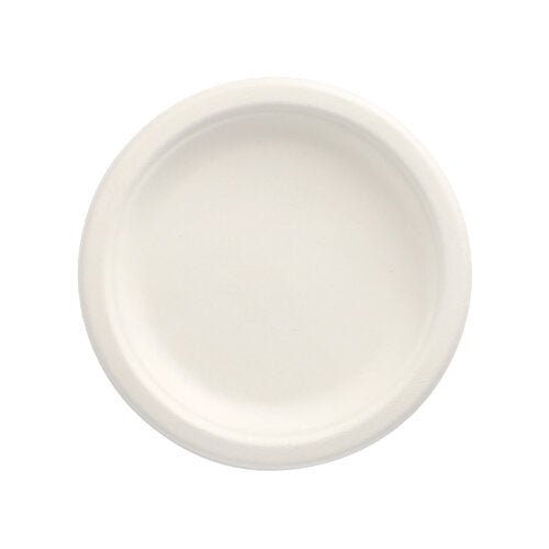 Une PAPSTAR 50 assiettes, canne à sucre "pure" de la PAPSTAR GmbH, simple et ronde en blanc, est montrée de dessus sur fond blanc.