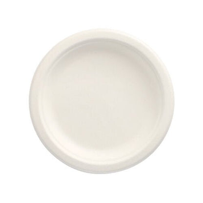 Une PAPSTAR 50 assiettes, canne à sucre "pure" de la PAPSTAR GmbH, simple et ronde en blanc, est montrée de dessus sur fond blanc.