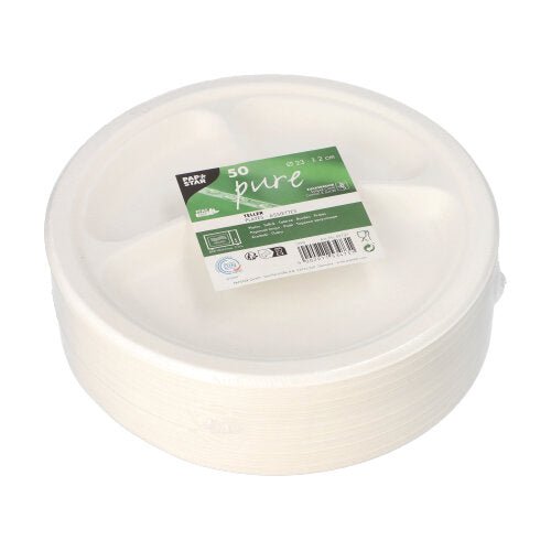 Une pile de 50 assiettes rondes, blanches PAPSTAR « pure » en canne à sucre avec trois compartiments, emballée dans du film avec une étiquette vert-blanc – pratique et durable. Marque : PAPSTAR GmbH.