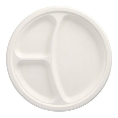 Une assiette jetable ronde PAPSTAR 50 assiettes, canne à sucre « pure » blanche de PAPSTAR GmbH, avec trois compartiments (un grand, deux petits), durable et biodégradable – photographiée vide en vue aérienne sur fond blanc.