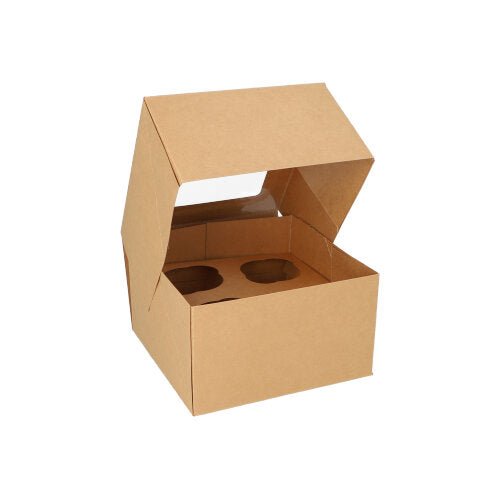 Une boîte à cupcakes carrée de 25 PAPSTAR 10 cm avec fenêtre en PLA de PAPSTAR GmbH est ouverte et montre quatre fentes rondes pour cupcakes. La boîte biodégradable se distingue par son design simple et une fenêtre claire sur fond blanc.