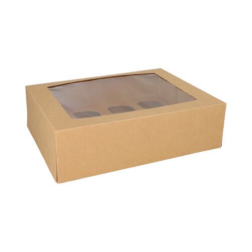 La boîte à cupcakes carrée de 25 PAPSTAR en carton brun (10 cm) de PAPSTAR GmbH dispose d'une fenêtre transparente en PLA et est posée fermée sur fond blanc.
