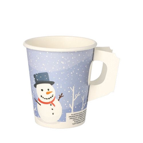 Le gobelet PAPSTAR avec anse (Ø 8 cm, carton, film "Bonhomme de neige", 50 pièces) de la PAPSTAR GmbH a une poignée en carton blanche plate et un adorable motif de bonhomme de neige avec un fond enneigé.
