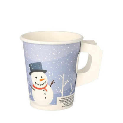 Le gobelet PAPSTAR avec anse (Ø 8 cm, carton, film "Bonhomme de neige", 50 pièces) de la PAPSTAR GmbH a une poignée en carton blanche plate et un adorable motif de bonhomme de neige avec un fond enneigé.
