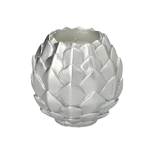 La bougie sphérique Starpak Ø 10 cm au design argenté "Pomme de pin" dispose d'une finition métallique texturée - parfaite comme accent décoratif festif.