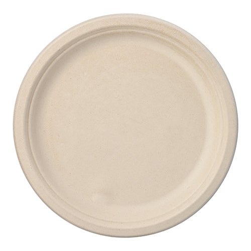 Un simple plat rond PAPSTAR 50 assiettes en canne à sucre "pure" de la PAPSTAR GmbH, fabriqué à partir de matériaux compostables. Il est beige avec un bord légèrement surélevé, non décoré et illustré de dessus sur fond blanc.