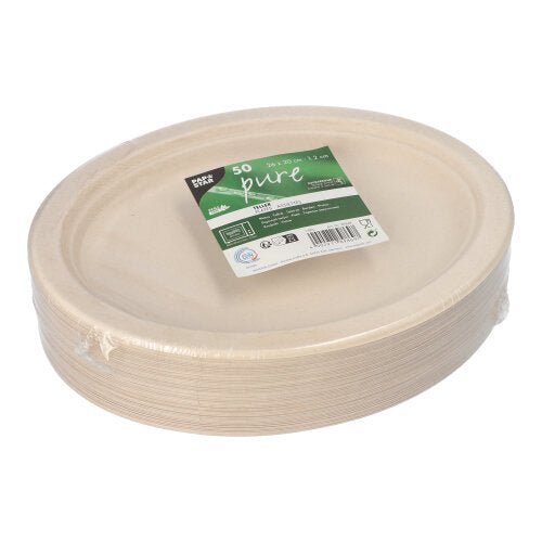 Un paquet de 50 assiettes ovales « Pure » de PAPSTAR canne à sucre de PAPSTAR GmbH, fabriquées à partir de canne à sucre écologique, emballées dans un film plastique et munies d'une étiquette vert-blanc indiquant qu'elles sont écologiques et compostables.