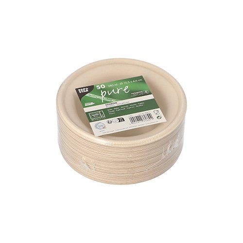Une pile de bols ronds PAPSTAR en bagasse "pure", Ø 15,5 cm, naturel, 380 ml (50 pièces) de PAPSTAR GmbH, biodégradables et emballés sous film rétractable. L'étiquette supérieure vert-blanc montre des détails, logos et code-barres.