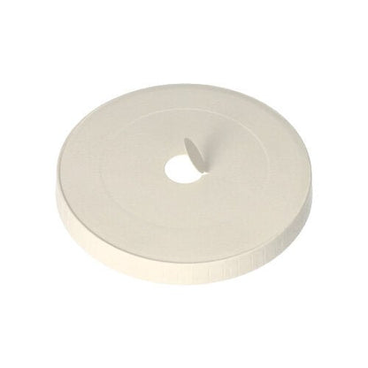 Un paquet de 50 couvercles ronds blancs Starpak pour gobelets en carton de 9 cm de diamètre, vu d'en haut sur fond blanc. Marque : Starpak.