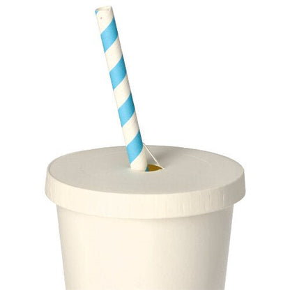 Les 50 couvercles Starpak pour gobelets, en carton blanc de 9 cm de diamètre, s'adaptent aux gobelets et permettent l'introduction d'une paille en papier rayée bleu et blanc à travers l'ouverture au centre du couvercle.