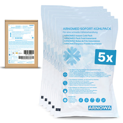 Fünf ARNOMED SOFORTKÄLTEKOMPRESSE der ARNOWA GmbH sind in übersichtlichen Verpackungen mit mehrsprachiger Gebrauchsanweisung neben der Schachtel aufgefächert, die Produktdetails, einen Barcode und eine "5x"-Mengenmarkierung enthält.