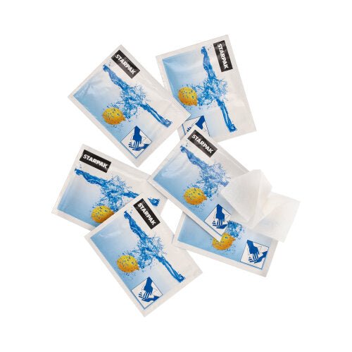 Les lingettes rafraîchissantes Starpak 250 « Citro » (14x14 cm) sont affichées sur un fond blanc, chaque paquet de lingettes rafraîchissantes montrant une éclaboussure d'eau, une balle orange, un symbole de lavage des mains et un parfum rafraîchissant de citron.