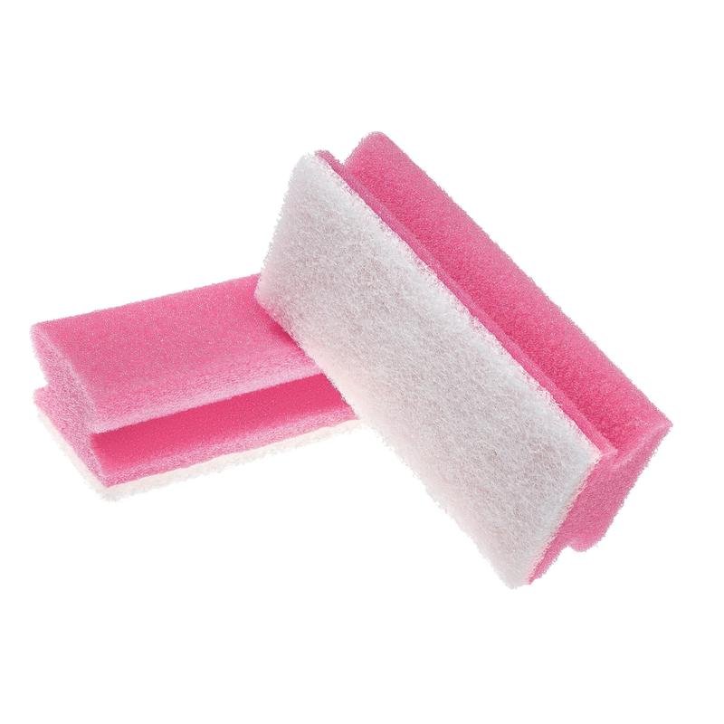 Une éponge à poignée Scotch-Brite® Bath XXL de 3M Deutschland GmbH repose sur un fond blanc ; l'une à plat, l'autre appuyée - rose avec une surface de récurage blanche, idéale pour le nettoyage de la salle de bain. L'emballage contient 1 pièce.