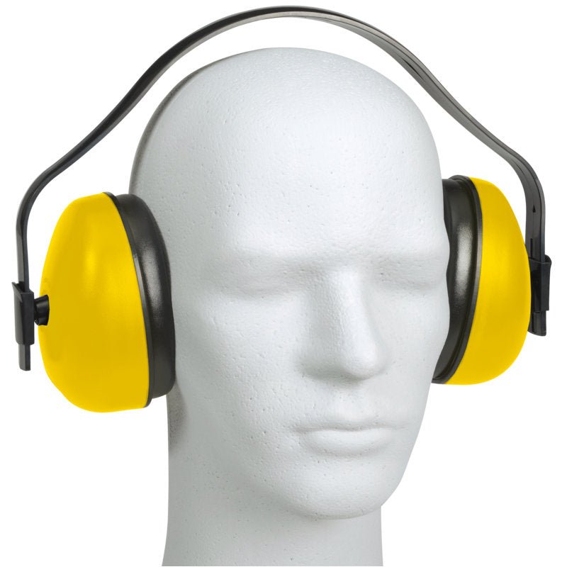Sur la tête d'un mannequin blanc se trouve le casque antibruit Thor (jaune, 27 dB, 812510) de la société Abena Re-Seller GmbH, conçu pour la protection auditive. Disponible en cartons de 40 pièces.