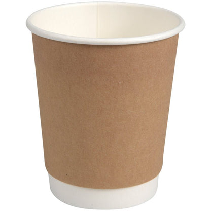Le gobelet à café à double paroi "Kraft" d'Abena Re-Seller GmbH est un simple gobelet isotherme marron avec un intérieur et un fond blancs, qui se tient droit sur un fond blanc et présente un design simple et efficace.