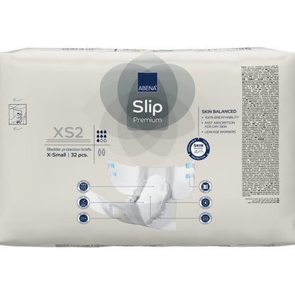 Un paquet scellé de ABENA Slip Premium de Abena Re-Seller GmbH, taille X-Small, contient 32 slips. Sur le devant figurent les principales caractéristiques et un diagramme, ce qui le rend idéal pour une prise en charge efficace de l'incontinence.