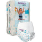 Un paquet de couches de bain Bambo Nature, taille M, 12+ kg (12 pièces) de Abena Re-Seller GmbH est illustré avec une couche de bain à l'avant et montre un enfant souriant en maillot de bain avec les bras levés sur l'emballage.