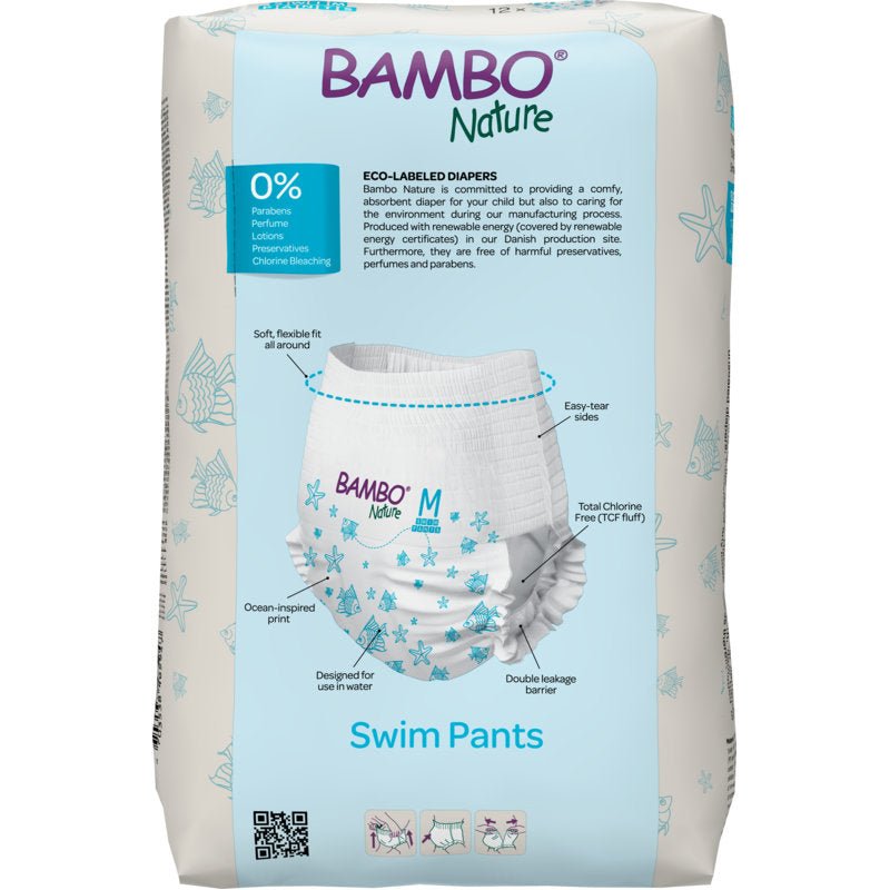 Un paquet de 12 couches de bain Bambo Nature, taille M (12+ kg) de Abena Re-Seller GmbH : couches blanches avec motif étoile de mer bleue, éco-labellisées et sans parabènes, lotions et parfums.