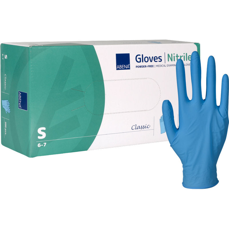 Une boîte de gants en nitrile Classic, sans poudre, bleu (taille petite) de Abena Re-Seller GmbH est illustrée avec un gant bleu debout à droite. L'emballage vert-blanc-bleu convient aux établissements médicaux.