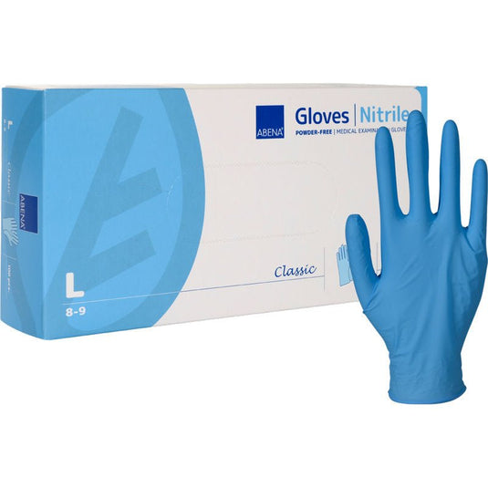Une boîte portant la mention « Gants en nitrile, Classic, non poudrés, bleus » de la société Abena Re-Seller GmbH, sur laquelle figure un « L » bleu bien visible signifiant « Large », est posée à côté d'un gant debout ; selon les indications figurant sur la boîte, il s'agit de gants d'examen médicaux non poudrés.