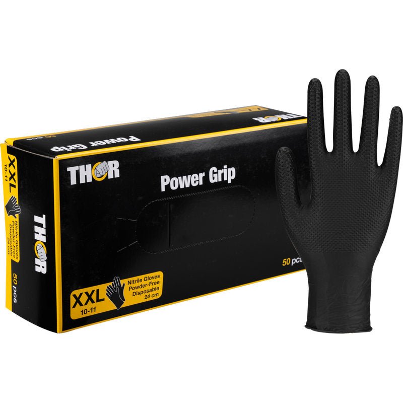 Une boîte noire avec l'inscription "Thor Power Grip, Noir" de Abena Re-Seller GmbH en taille XXL contient 50 gants en nitrile noirs pour l'entraînement de force ou l'haltérophilie. Un gant est debout à côté de la boîte.