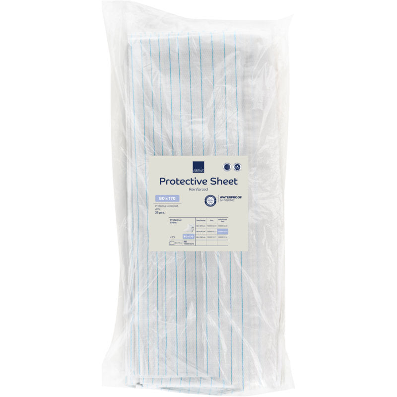 Un drap plié d'Abena Re-Seller GmbH, PE avec laminage, 48 fils (80x170 cm), dans un emballage transparent avec une étiquette bleu-blanc montre des infos et des icônes sur la protection médicale renforcée et imperméable. Emballage de 25 pièces.