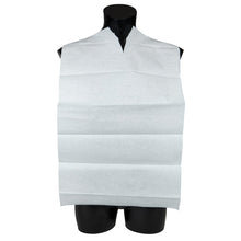 Ein weißer Speiselatz Einweg Blau/Weiß o.Tasche (38x70 cm) von Abena Re-Seller GmbH bedeckt Brust und Schultern eines schwarzen Schaufensterpuppen-Torsos und verfügt über eine Halsaussparung für sicheren Sitz. Packung: 100 Stück.