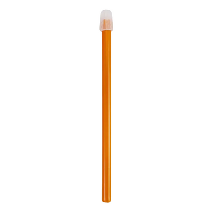 Le design simple de l'aspirateur salivaire dentaire AMPri, disponible en tailles de 130 mm et 150 mm, est élégamment capturé dans ce crayon orange avec un capuchon de gomme blanc. L'apparence impeccable du crayon se détache sur un fond blanc simple et souligne sa simplicité et son élégance.