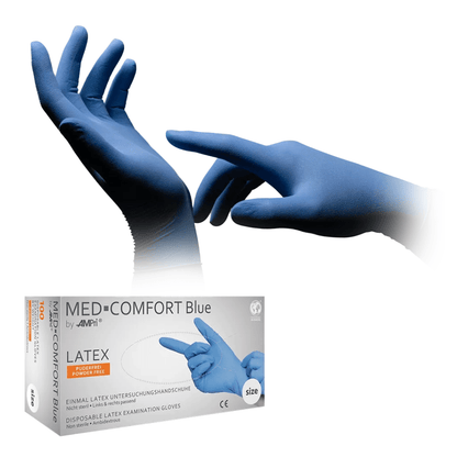 Une boîte de gants en latex AMPri MED-COMFORT BLUE sans poudre, bleu | Boîte (100 pièces) est illustrée. Au-dessus de la boîte, deux mains portant des gants en latex bleu sont illustrées, une main ajustant le gant sur l'autre. La boîte montre les détails du produit et un marquage CE de la société AMPri Handelsgesellschaft mbH, idéal pour la transformation alimentaire.