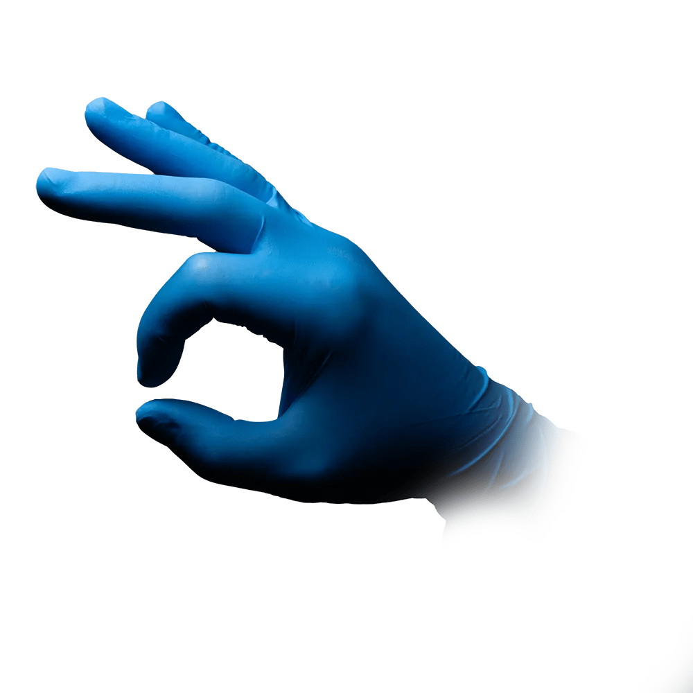 Une main avec un gant médical bleu, plus précisément le gant en nitrile AMPri MED-COMFORT BLUE ULTRA 300 extra long, sans poudre en bleu de AMPri Handelsgesellschaft mbH, fait un geste OK sur un fond blanc. Le pouce et l'index forment un cercle, tandis que les autres doigts sont légèrement pliés.