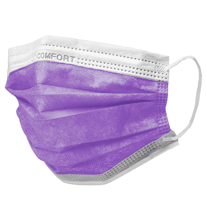 Un masque facial jetable de la société commerciale AMPri avec la marque AMPri MED-COMFORT OP Type IIR avec une face avant violette et des boucles d'oreilles élastiques blanches. Le mot « COMFORT » est visible sur le bord supérieur du masque. Ce masque est conforme à la norme EN 14683, a trois plis et une doublure intérieure blanche pour une protection optimale de la bouche et du nez. Il est disponible dans une boîte de 50 pièces.