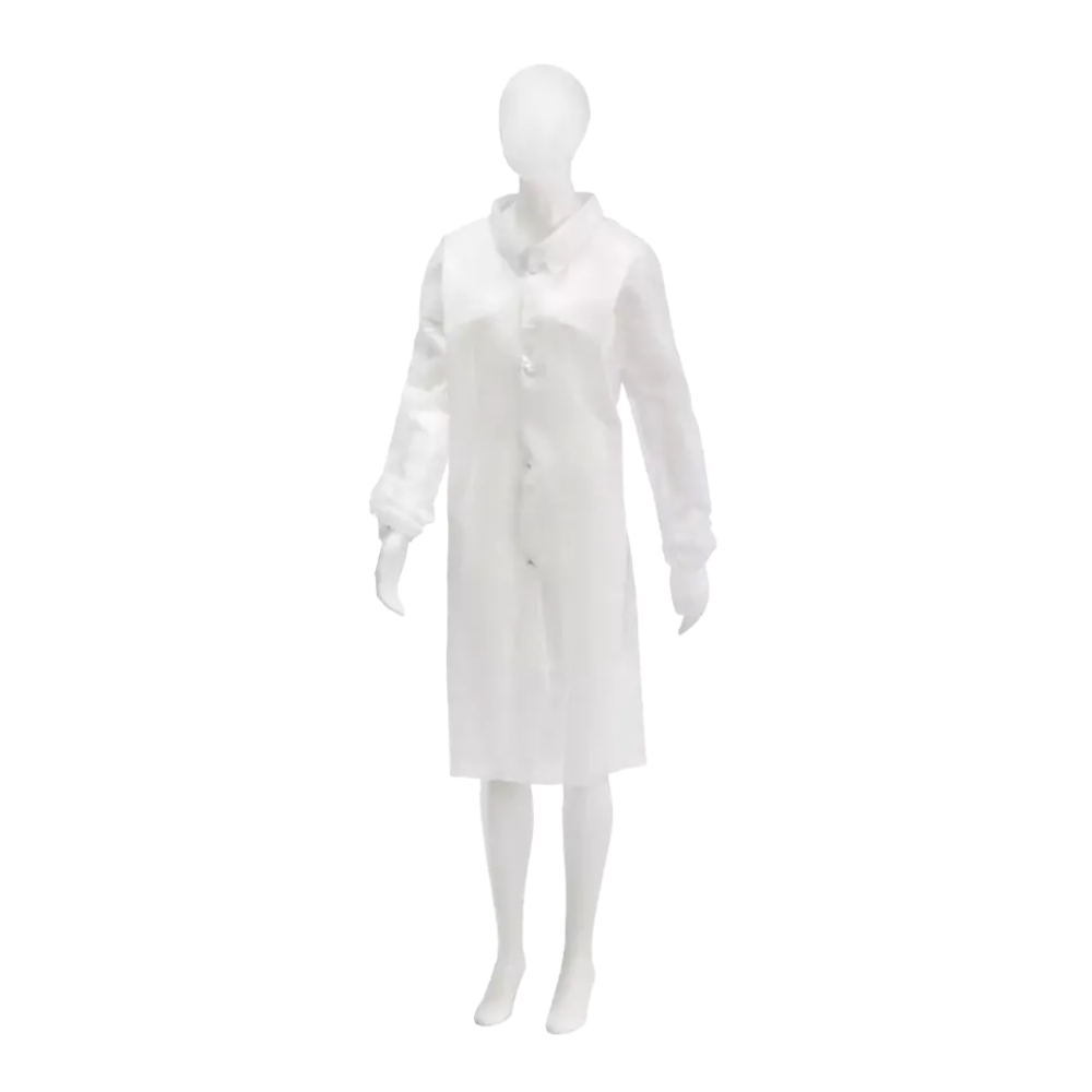Dans une présentation clinique et professionnelle, le mannequin blanc présente un manteau de visiteur en polypropylène AMPri MED-COMFORT de la société AMPri Handelsgesellschaft mbH. Le long manteau de laboratoire, conçu pour une protection hygiénique à usage unique, a des manches longues et des fermetures à boutons sur le devant. Sur un fond blanc simple, ce vêtement en polypropylène dégage un sentiment de propreté et de professionnalisme.