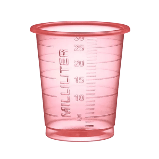 Le gobelet médical jetable AMPri MED-COMFORT PP Eco 30 ml de la société AMPri Handelsgesellschaft mbH est un gobelet rose transparent en polypropylène résistant. Il comporte des graduations précises en millilitres allant de 5 à 30, permettant un dosage précis.